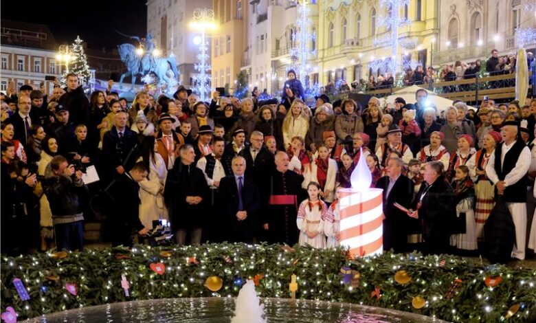 Zagreb: Upaljena prva adventska svijeća