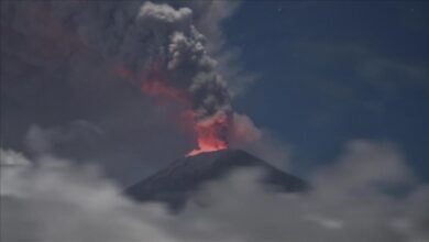 Photo of Eruptirao vulkan Otake na japanskom ostrvu Suwanose