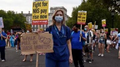 Photo of Protest u Londonu: Zdravstveni radnici traže povećanje plata