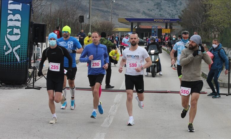 Više stotina trkača učestvuje na petom Mostarskom polumaratonu