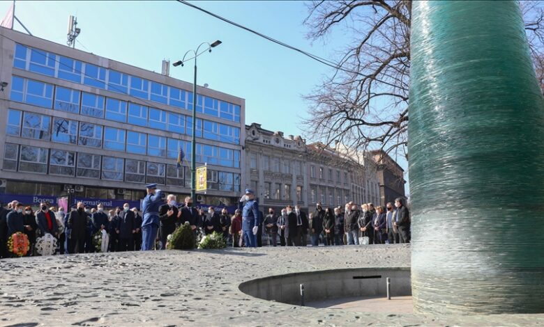 Dan nezavisnosti BiH: Položeno cvijeće na Spomen obilježje ubijenoj djeci opkoljenog Sarajeva