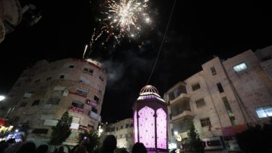 Photo of Zapadna obala: Centar Ramallaha osvijetljen velikim ramazanskim fenjerom