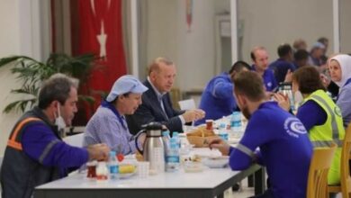 Photo of Turska: Erdogan na Praznik rada iftario zajedno sa radnicima