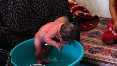 Photo of Palestinka se porodila u školi u koju se sakrila od izraelskih napada