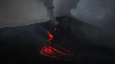 Photo of Najmanje 15 mrtvih, desetine beskućnika od posljedica erupcije vulkana