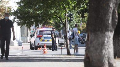 Photo of Ukrajina: Osoba koja tvrdi da ima ručnu bombu ušla u zgradu Vlade