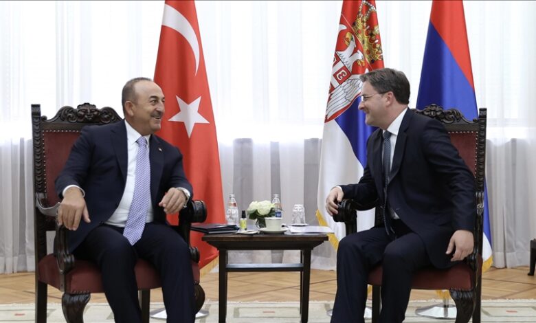 Cavusoglu se u Beogradu sastao s ministrom vanjskih poslova Srbije Selakovićem