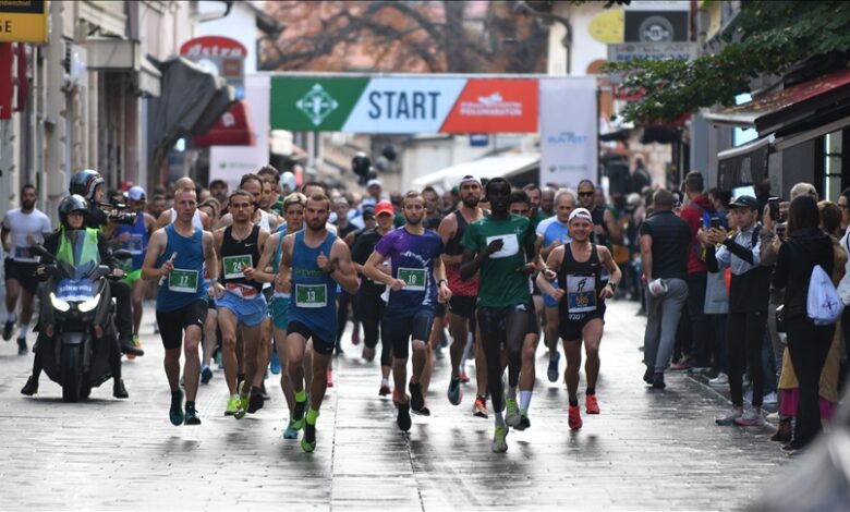 Brojni učesnici trčali polumaraton najpoznatijim sarajevskim ulicama