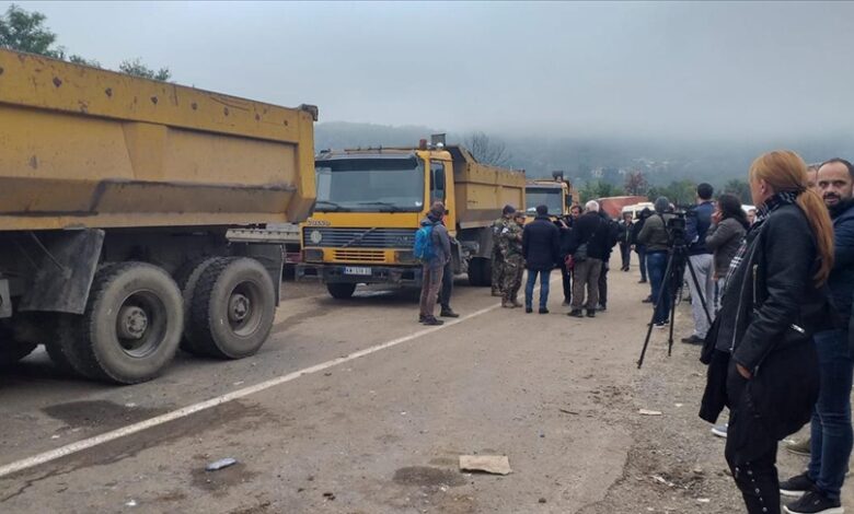 Počelo uklanjanje barikada i povlačenje specijalaca sa graničnog prelaza Jarinje