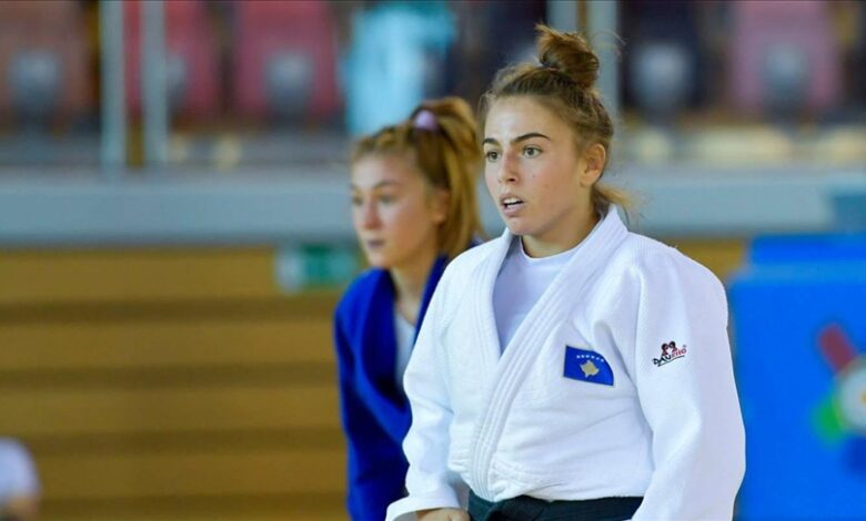 Kosovska džudistkinja Erza Muminović osvojila bronzu na juniorskom Svetskom prvenstvu 
 Kosovska džudistkinja Erza Muminović osvojila bronzu na juniorskom Svetskom prvenstvu