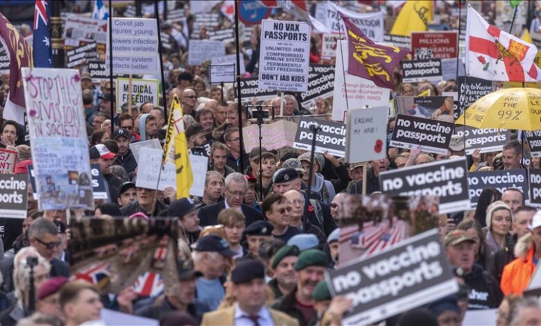 Velika Britanija: U Londonu protesti protiv COVID-19 pasoša i vakcinacije 
 Velika Britanija: U Londonu protesti protiv COVID-19 pasoša i vakcinacije