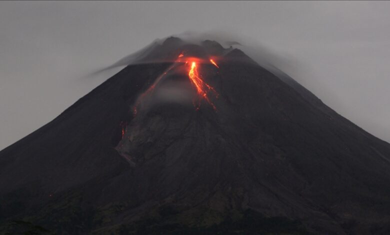 Podignut nivo uzbune zbog straha od nove erupcije vulkana Semeru