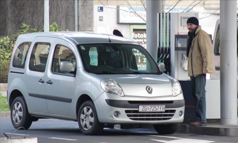 Hrvatska: Vlada "odmrznula" cijene goriva