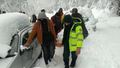 Photo of Najmanje 21 turista preminuo na snijegom blokiranim putevima