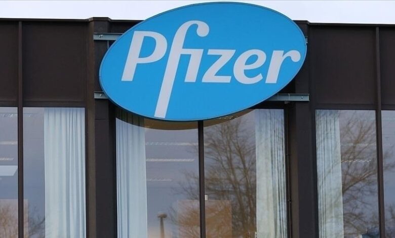 Pfizer očekuje 54 milijarde dolara prihoda od prodaje vakcina i tableta protiv COVID-19