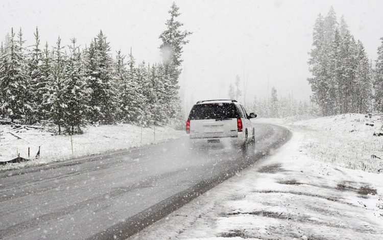 Zbog niske temperature poledica se može očekivati na svim vlažnim lokalitetima