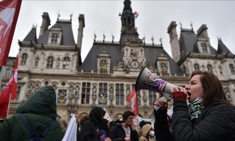 U toku protesti: Ustavno vijeće Francuske potvrdilo Macronovu penzionu reformu 
 U toku protesti: Ustavno vijeće Francuske potvrdilo Macronovu penzionu reformu