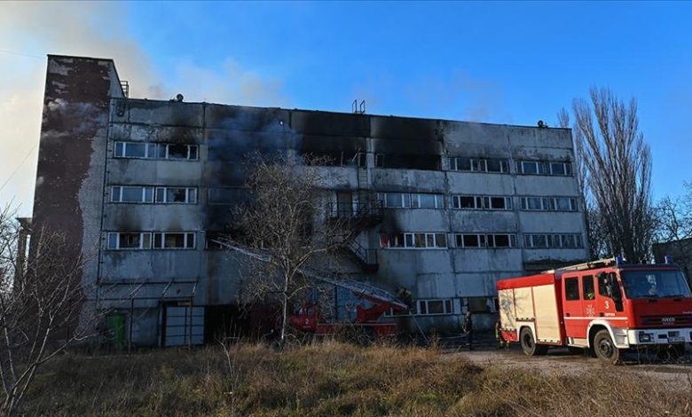 Ukrajina: U ruskim napadima na Herson poginula 21 osoba 
 Ukrajina: U ruskim napadima na Herson poginula 21 osoba