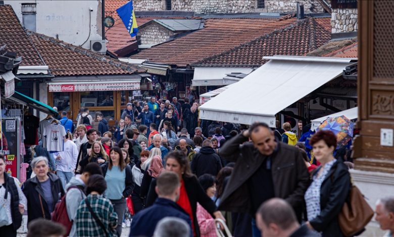 Građani Sarajeva se priremaju za prvomajske praznike, u gradu i veliki broj turista