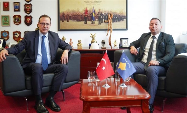 Kosovo: Ministar odbrane Mehaj sastao se sa turskim ambasadorom Angilijem