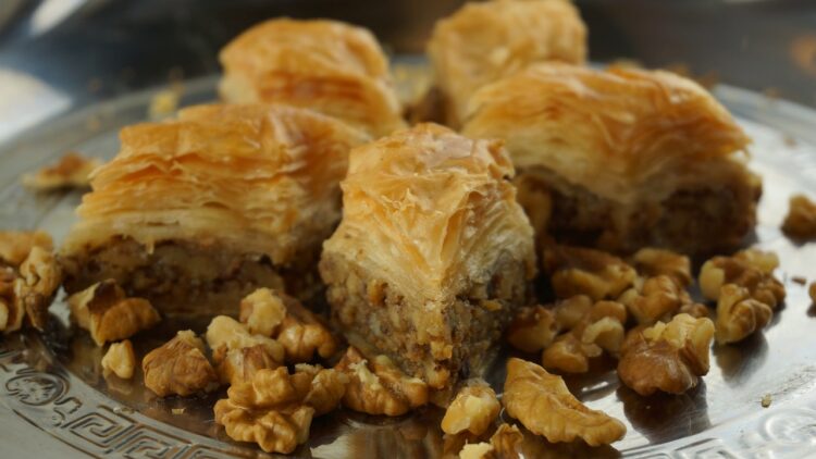 Recept za pravu tradicionalnu baklavu sa puno oraha