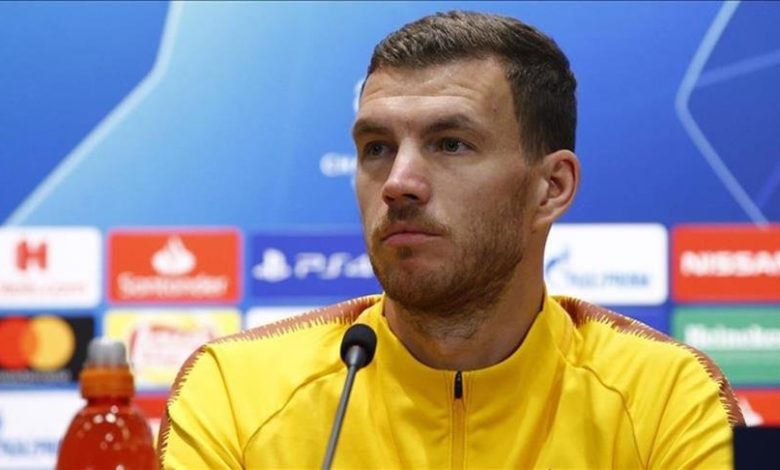 Fenerbahce potvrdio: Džeko dolazi u Istanbul na ljekarski pregled i kompletiranje transfera 
 Fenerbahce potvrdio: Džeko dolazi u Istanbul na ljekarski pregled i kompletiranje transfera