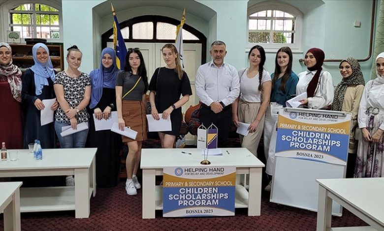 "Merhamet" podijelio 92 stipendije učenicima i studenticama iz socijalno ugroženih porodica