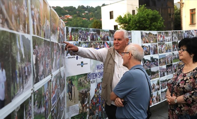 Tuzla: Otvorena izložba dokumentarnih fotografija "Marš mira – putem smrti“ autora Ahmeta Bajrića