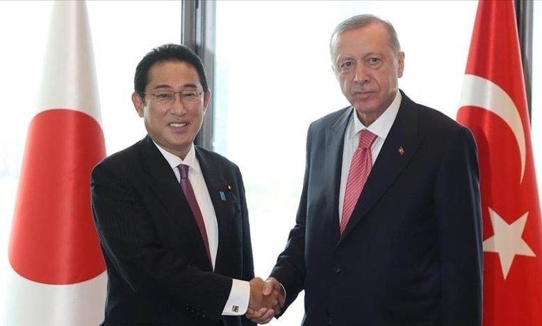 Erdogan razgovarao s Kishidom: Unaprijediti bilateralnu saradnju Turkiye i Japana 
 Erdogan razgovarao s Kishidom: Unaprijediti bilateralnu saradnju Turkiye i Japana