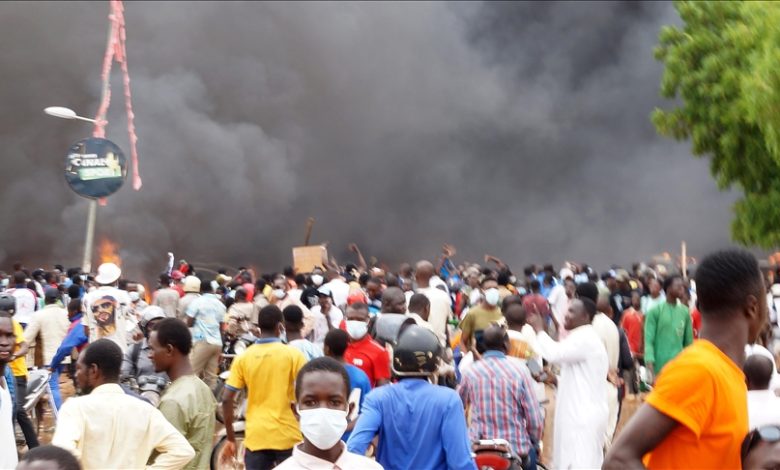 Niger: Šef predsjedničke garde Tchiani se proglasio novim liderom nakon državnog udara 
 Niger: Šef predsjedničke garde Tchiani se proglasio novim liderom nakon državnog udara