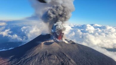 Photo of Vulkan Etna u Italiji ponovo izbacuje pepeo i lavu