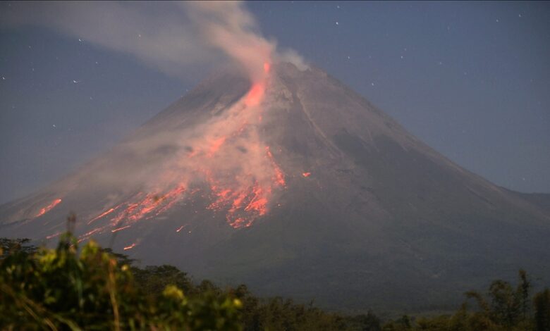 Indonezija: Nastavlja se erupcija vulkana Merapi