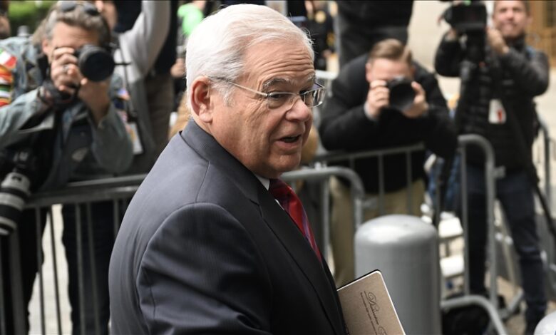 Američki senator Bob Menendez proglašen krivim za korupciju