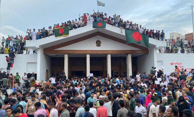 Vojni čelnik Bangladeša najavio prelaznu vladu i saopćio da je premijerka podnijela ostavku