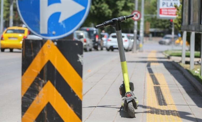 Nepravilno korištenje električnih romobila: U Sloveniji se oko 700 osoba svake godine teško povrijedi 
 Nepravilno korištenje električnih romobila: U Sloveniji se oko 700 osoba svake godine teško povrijedi