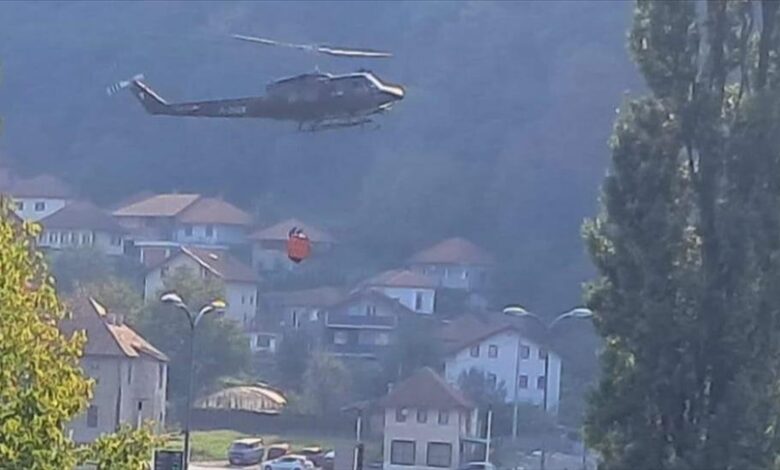 Helikopter Oružanih snaga BiH gasi požar kod Maglaja