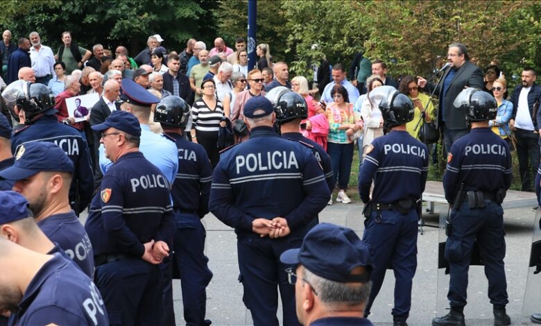 Demonstranti u Tirani ponovo tražili ostavku gradonačelnika Veliaja