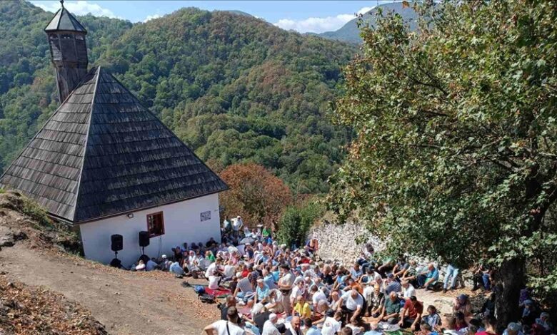 Na Kušlatu klanjan tradicionalni džuma-namaz i proučena Dova za domovinu