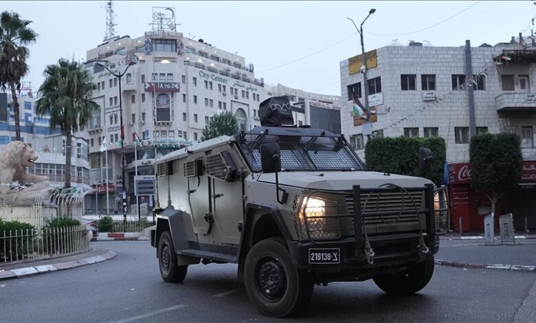 Izraelske snage izvršile raciju i zatvorile Al Jazeeru u Ramallahu 
 Izraelske snage izvršile raciju i zatvorile Al Jazeeru u Ramallahu