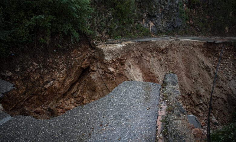 Poplave u BiH: Klizište uništilo putnu komunikaciju u Buturović Polju