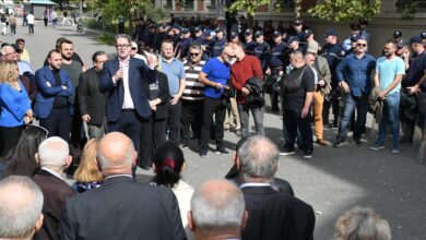 Photo of Albanija: Demonstranti u Tirani tražili ostavku gradonačelnika Eriona Veliaja