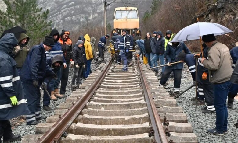 Željeznički saobraćaj od Ploča do Sarajeva kreće krajem sljedeće sedmice 
 Željeznički saobraćaj od Ploča do Sarajeva kreće krajem sljedeće sedmice