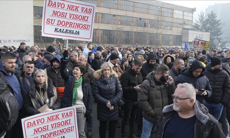 Poslodavci protestovali ispred Vlade FBiH zbog povećanja minimalne plate