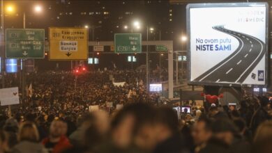 Photo of Studenti nastavljaju s 24-satnom blokadom Autokomande u Beogradu