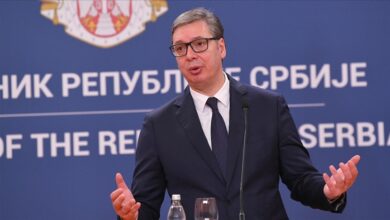 Photo of Vučić pomilovao 13 osoba privedenih tokom blokada