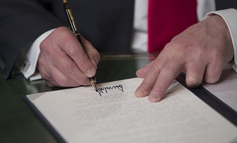 Trump potpisao uredbu o carinama na uvoz iz Meksika, Kanade i Kine