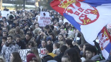 Photo of Mali tvrdi da proteste u Srbiji preuzimaju oni koji žele nasilno da dođu na vlast